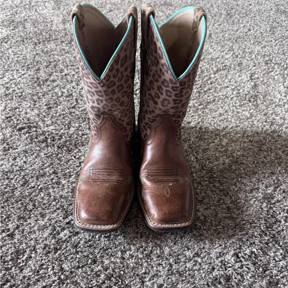 Ariat girls boots, Size 1 Leopard Print and Brown Cowgirl Boots square toe - Picture 1 of 8